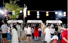 “出攤”即“出圈”，中藥月餅點亮中秋夜