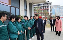 縣委書記歐陽可爽大年初一看望慰問田東縣中醫(yī)醫(yī)院一線醫(yī)務人員